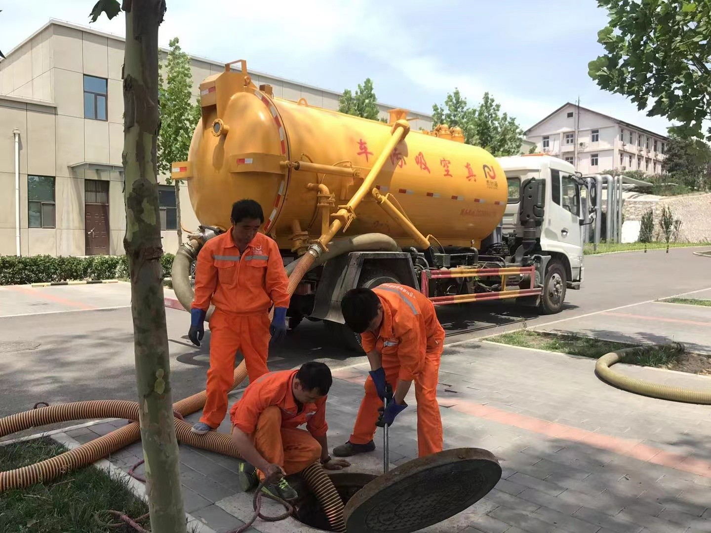 防城化粪池清理与5-8吨吸粪车施工效率分析